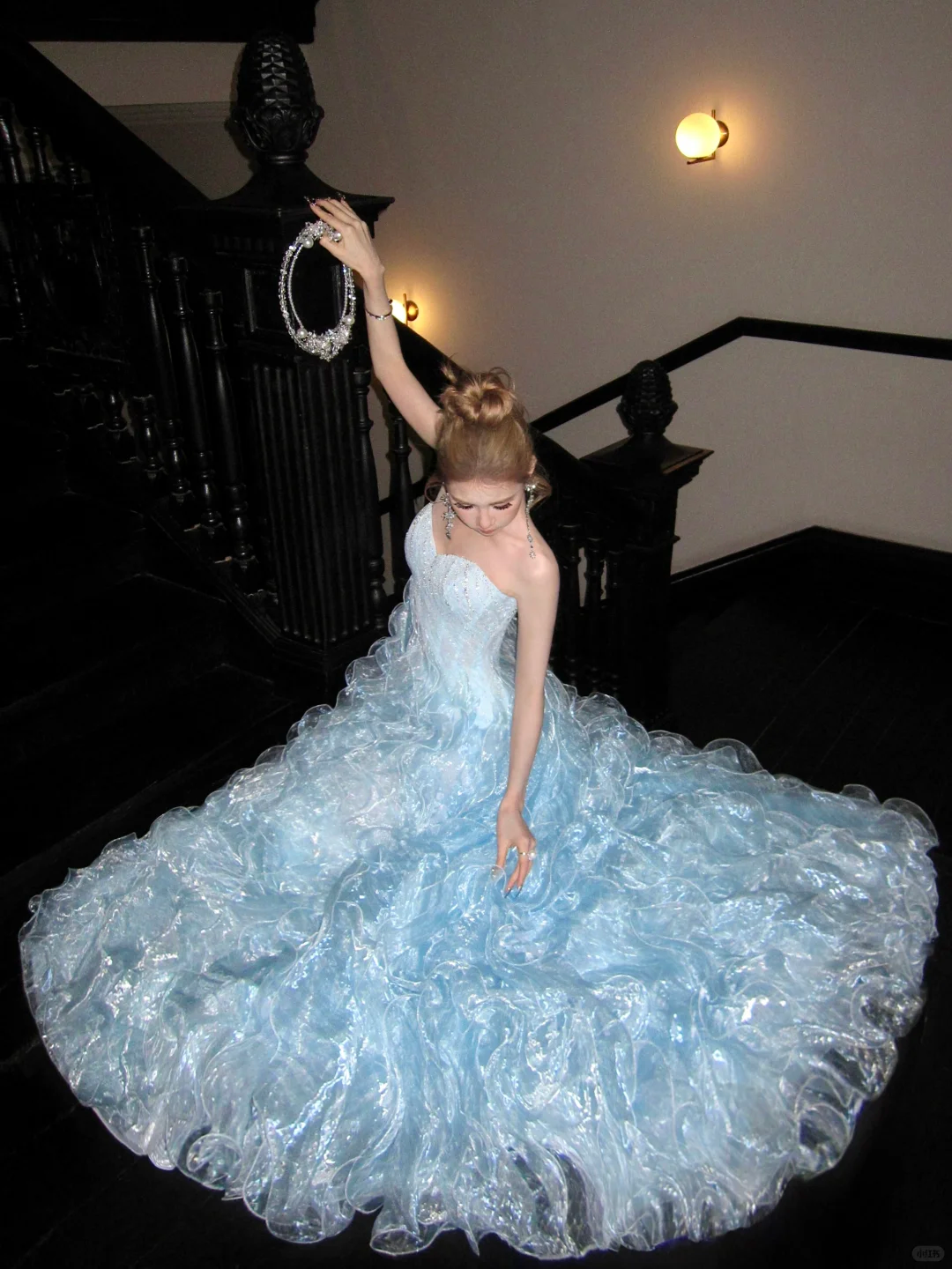 Wunderschönes glänzendes hellblaues trägerloses A-Linien-Tüll-Brautkleid, Ballkleid, Abendkleid DP6248