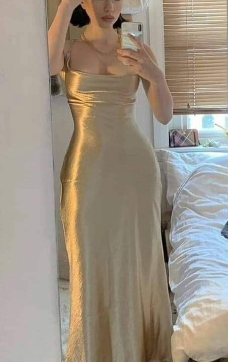 Robe de soirée longue noire à bretelles carrées dorées et dos nu pour fille, DP3704