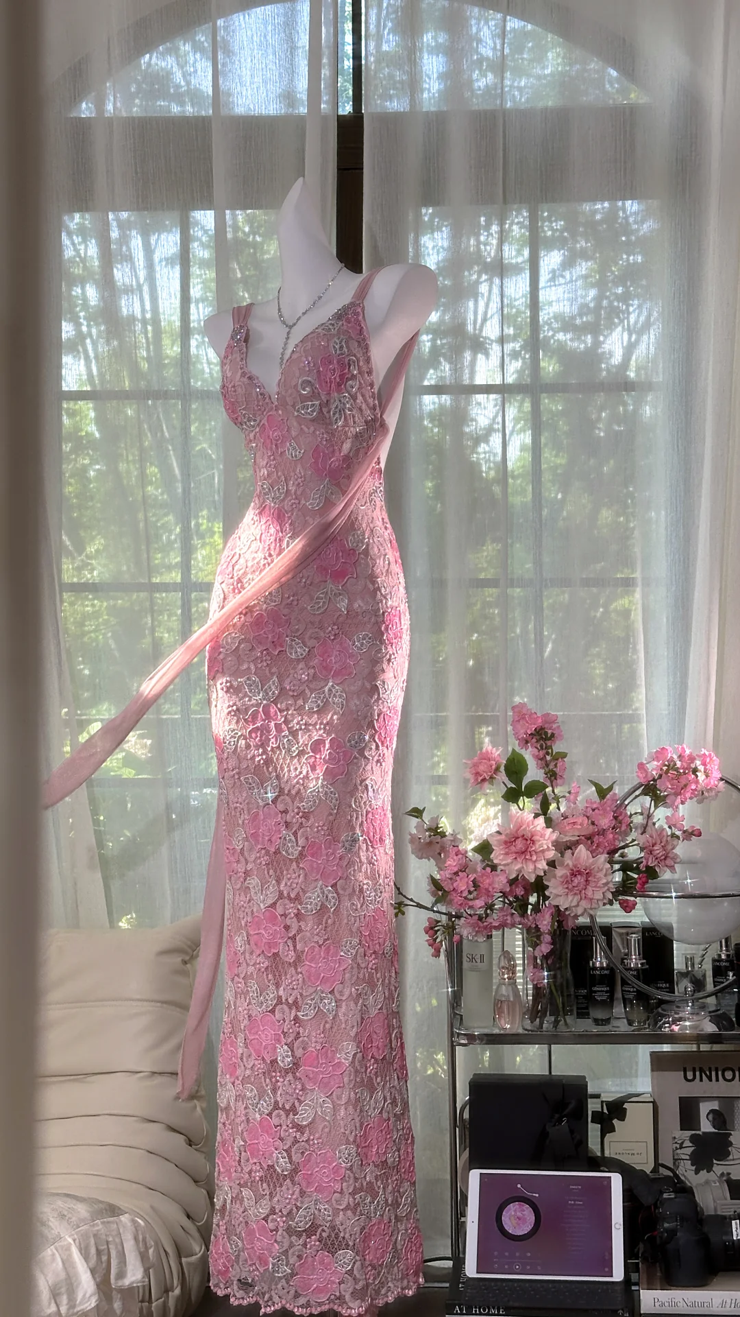 Vintage Pink Lace Applique V-neck Mermaid Prom Dress Evening Dress DP6359