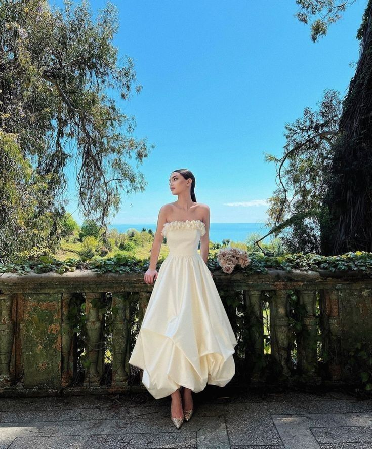 Robe de soirée longue blanche bustier coupe trapèze, DP1800