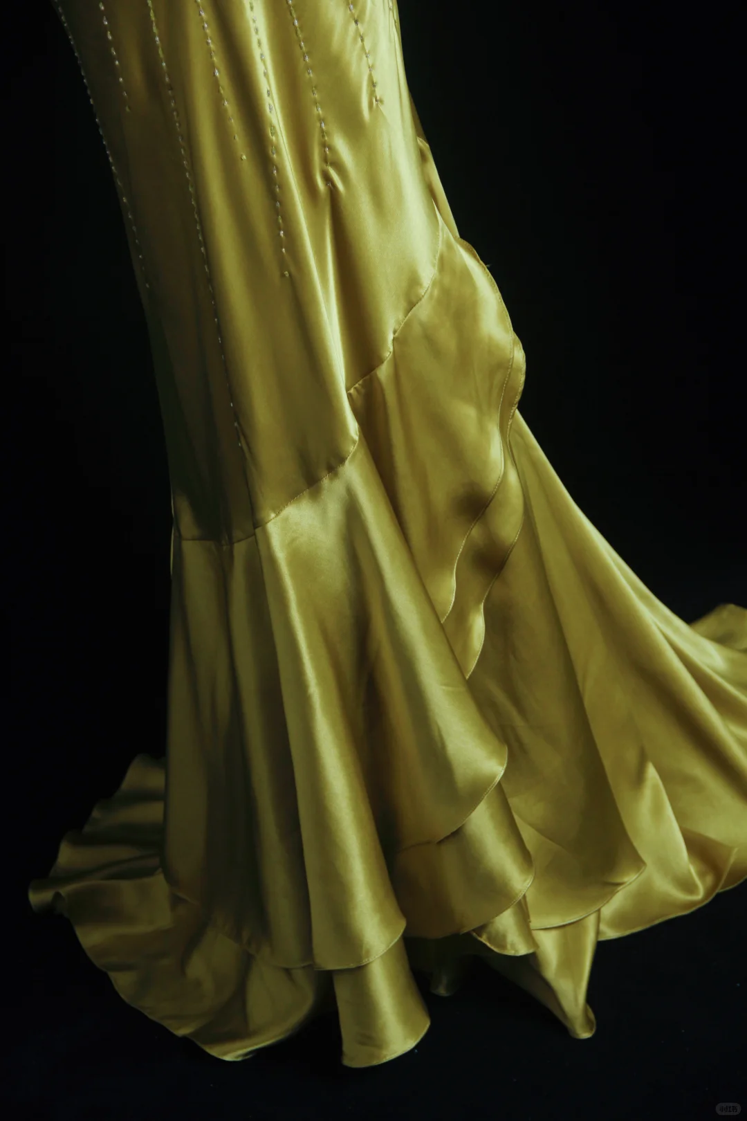 Glamorous Golden Yellow Satin Mermaid Strapless Sweetheart Beaded Formal Evening Gown DP7371