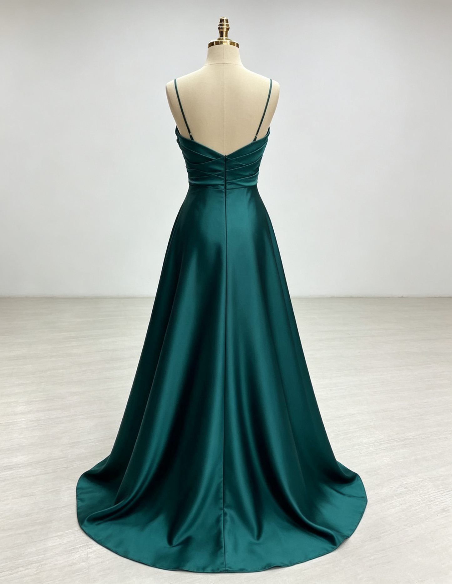 Elegant Emerald Green Satin Spaghetti Strap A‑Line Pleated Chapel Train Prom Dress DP8829