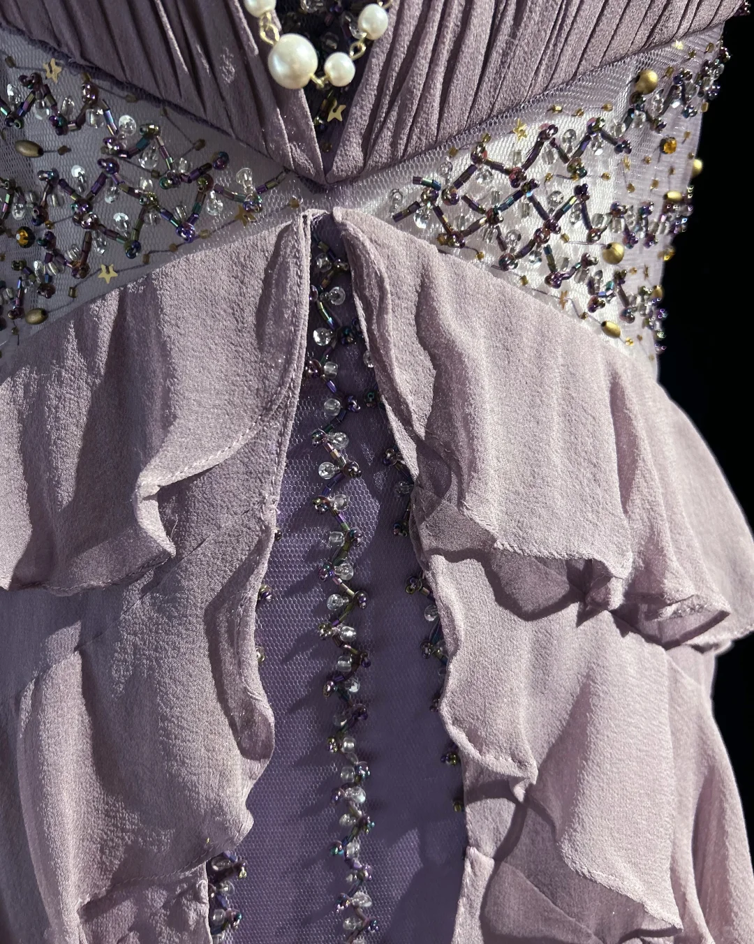 Gorgeous Lilac Chiffon Beaded Prom Dress Sheath Halter Neck Ruffled Evening Gown DP7113