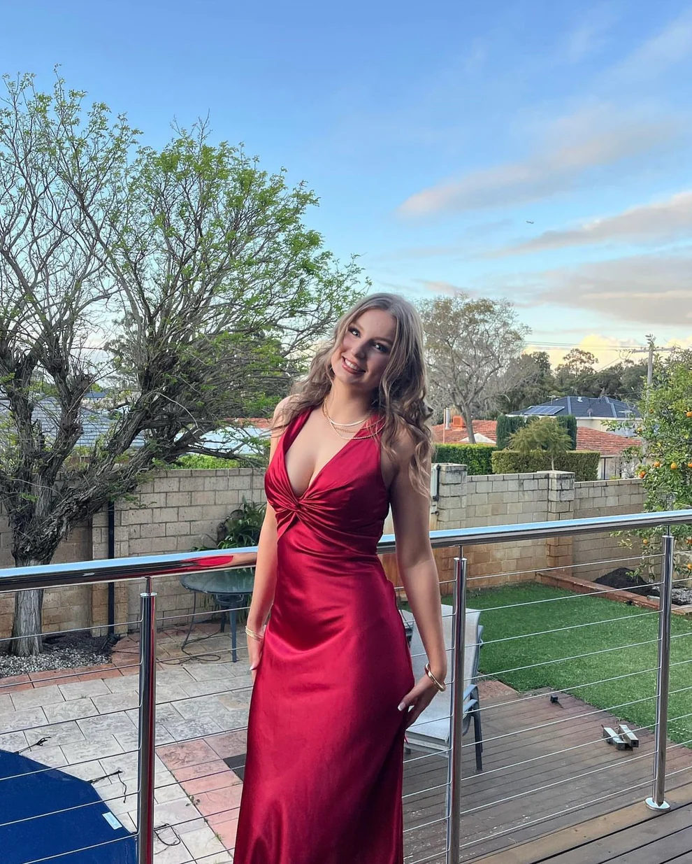 Robe de soirée longue noire en satin simple, col en V, dos nu, DP3019