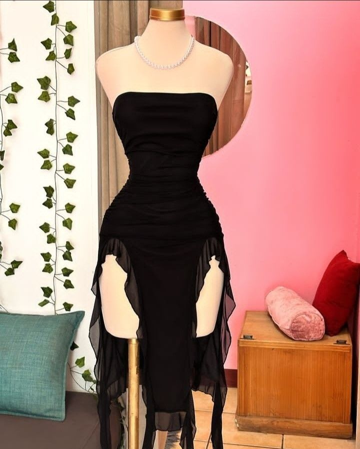 Charming Black Strapless Sheath Ruffles Birthday Outfits Cocktail Dress, DP3429