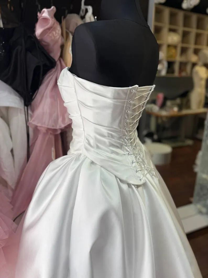 Vintage Ivory Strapless Ruched Bodice Satin A-Line Wedding Dress DP8386