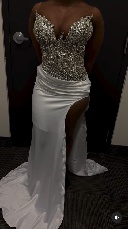 Robe de soirée longue blanche bustier à perles, DP3371