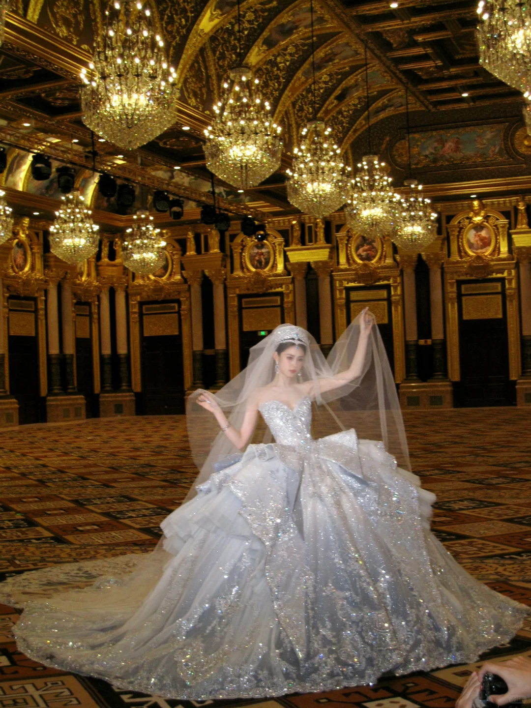 Wunderschönes, glänzendes, perlenbesetztes, paillettenbesetztes A-Linien-Brautkleid im Sweetheart-Design, Ballkleid, Ballkleid, Abendkleid, DP6255