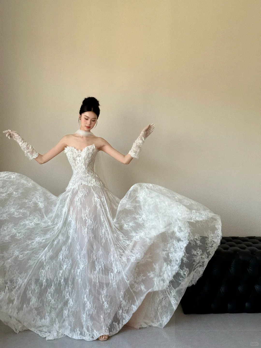 Elegantes weißes trägerloses A-Linien-Brautkleid aus Spitze, Brautkleid, Geburtstagsoutfits, DP5043