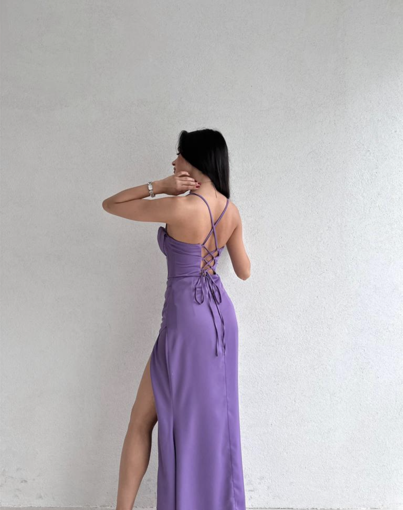 Lilafarbenes, langes, formelles Ballkleid mit Schlitz und Trägern, DP4341