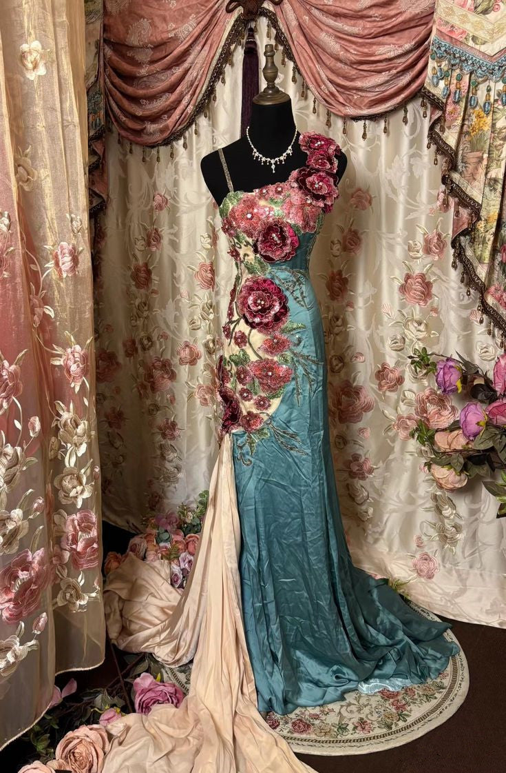Robe de soirée vintage à bretelles spaghetti et broderie florale asymétrique, DP4375