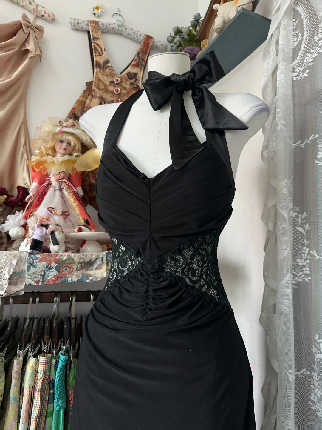 Schwarzes Neckholder-Spitzen-Meerjungfrauen-Vintage-Kleid, lang, formelle Party, DP4462