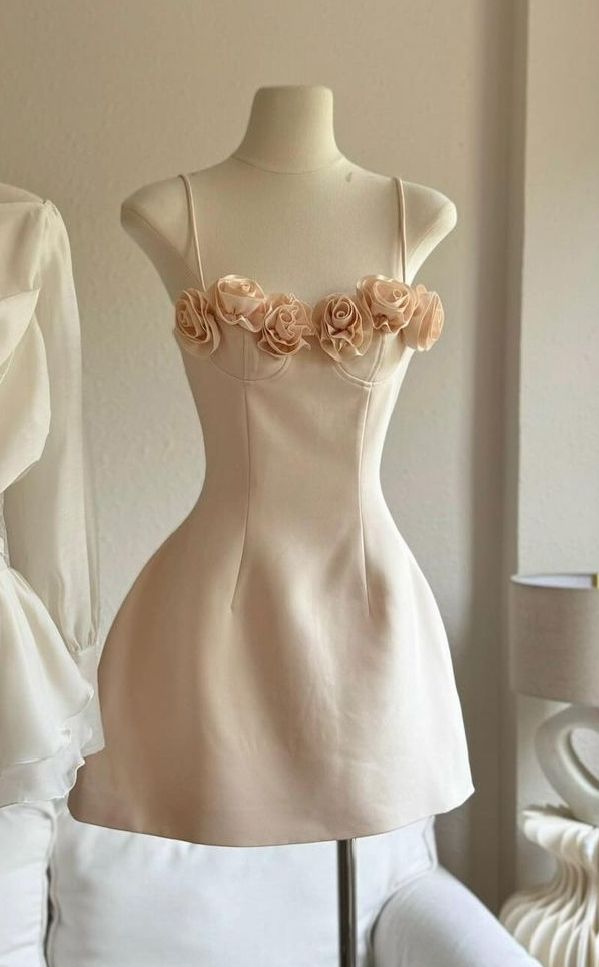 Jolie robe trapèze à bretelles spaghetti, mini robe d'anniversaire, DP4476