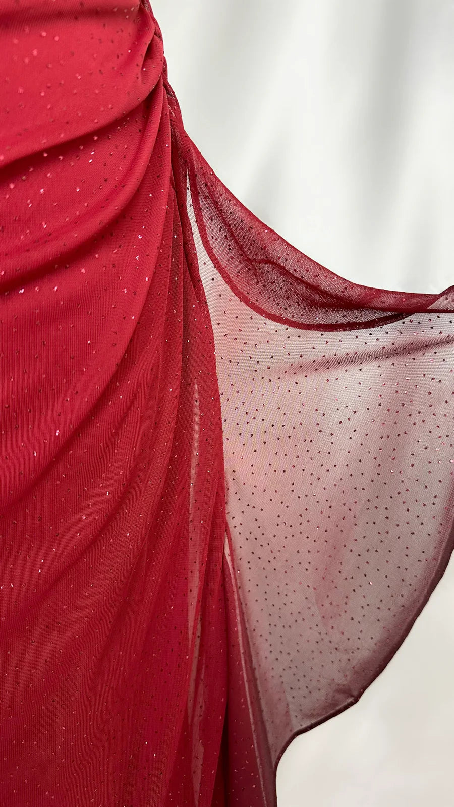 Robe de soirée longue vintage rouge vin, col en V, volants, fourreau, DP4524