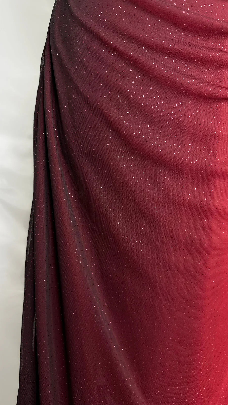 Robe de soirée longue vintage rouge vin, col en V, volants, fourreau, DP4524