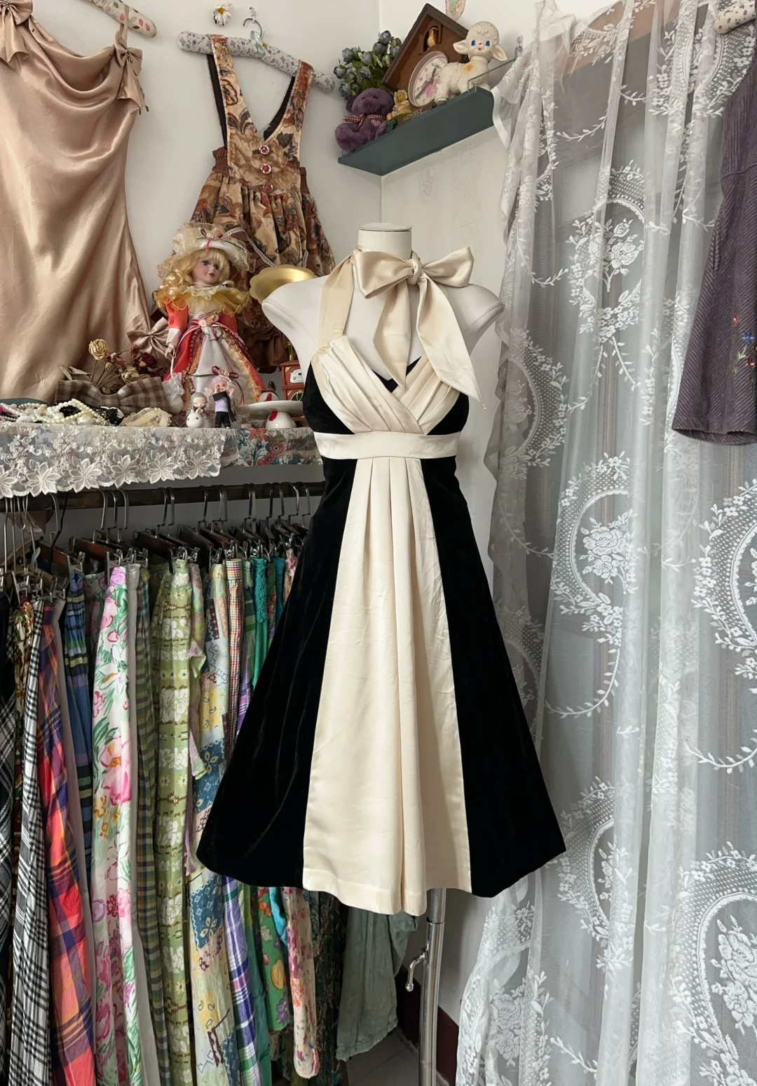 Retro Halter Neck A-Line Elegant Cocktail Dress Knee Length Party Dress, DP4576