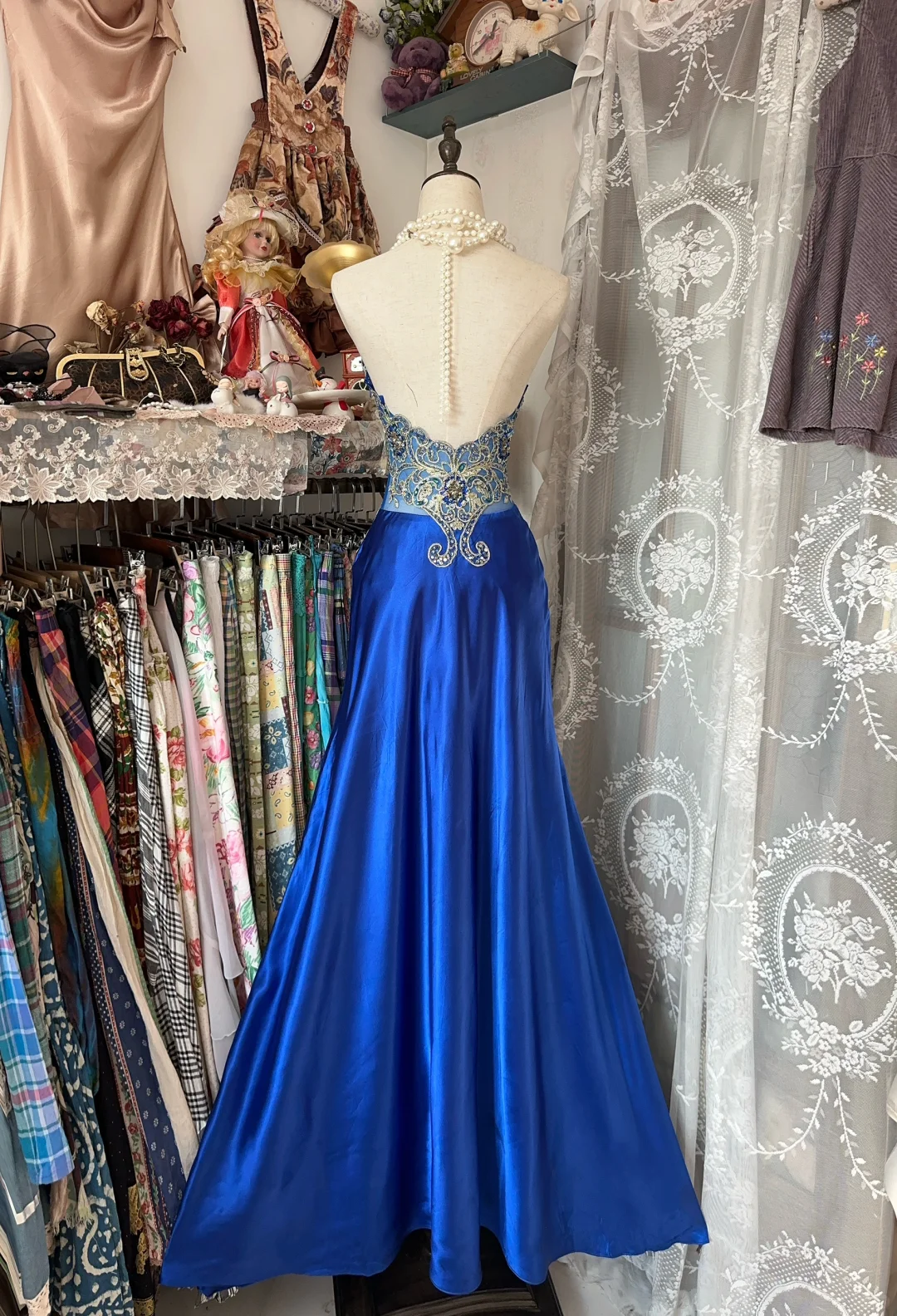 Robe de soirée longue bleu roi à col licou et perles style sirène, style vintage, DP4580