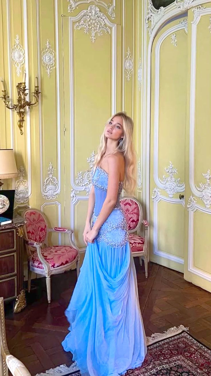 Robe de soirée bleue bustier en mousseline de soie avec perles, DP4587