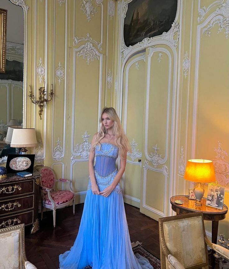 Robe de soirée bleue bustier en mousseline de soie avec perles, DP4587