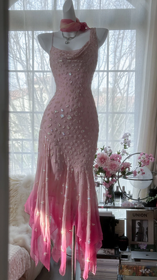 Wunderschönes rosa Etuikleid mit Trägern, Perlenbesatz und Rüschen, langes Abendkleid, DP4971