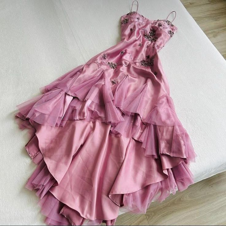 Robe de soirée longue rose à bretelles trapèze, volants et perles, style vintage, DP5015