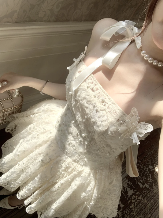 Süßes A-Linien-Kleid mit Trägern, weiße Spitze, kurz, Geburtstagsoutfits, Homecoming-Kleid, DP5349