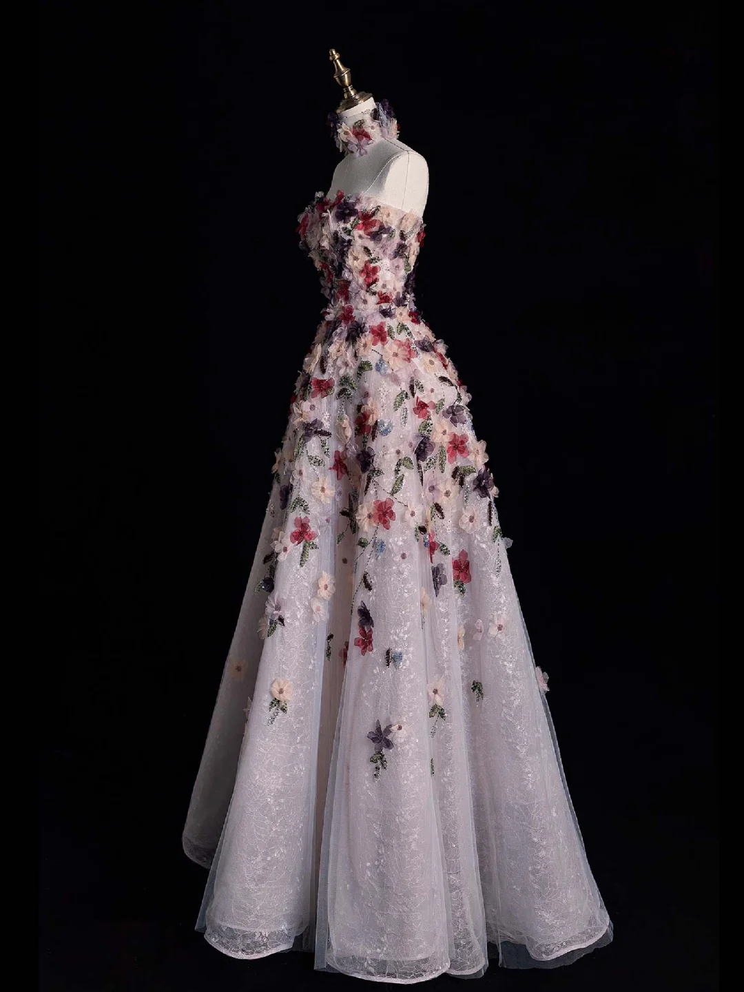 Robe de bal longue rose clair bustier coupe trapèze à fleurs et perles, DP5485