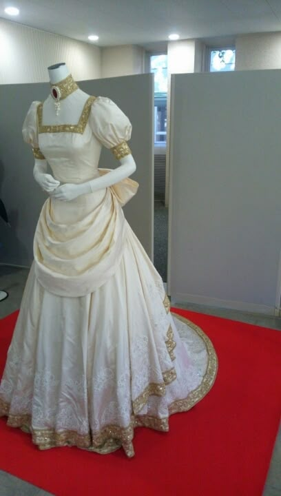 Robe de bal longue style rétro ivoire, col carré, coupe trapèze, style vintage, DP5507