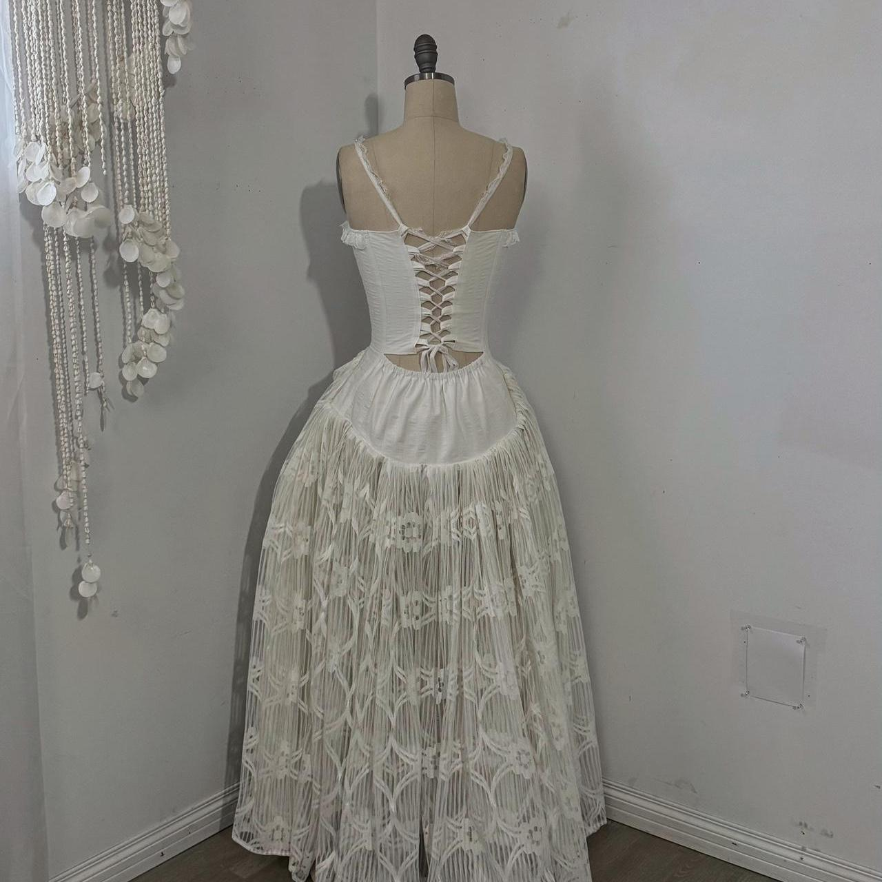 Robe de mariée trapèze blanche vintage à bretelles spaghetti et dentelle, longue, DP5511