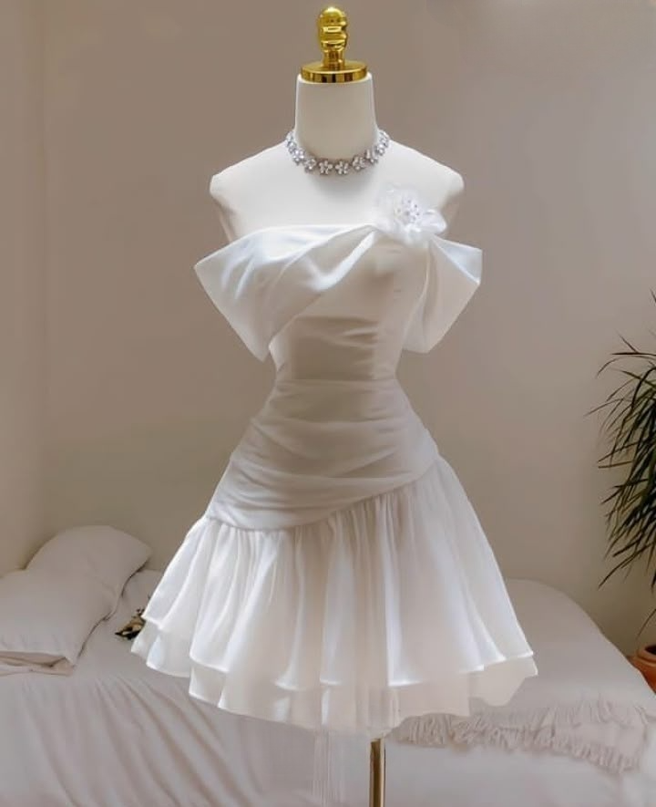 Robe de soirée courte blanche à épaules dénudées, coupe trapèze, DP5530