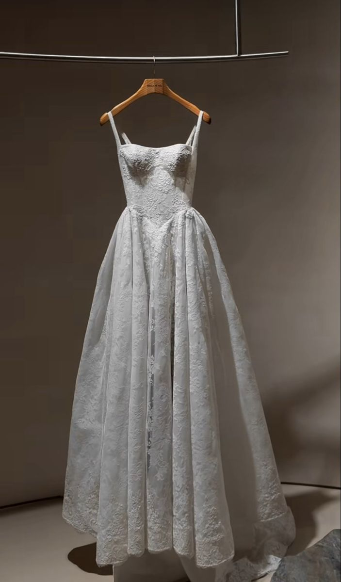 Robe de mariée trapèze élégante en dentelle blanche à bretelles, jolie robe de mariée, DP5567