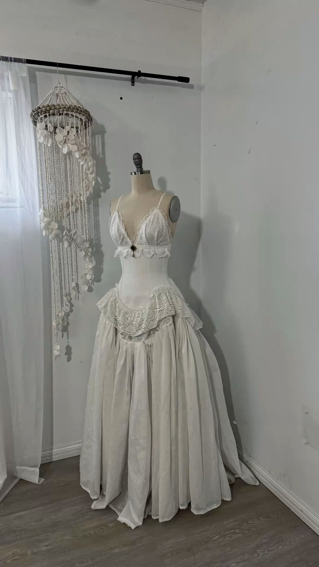 White Straps V Neck A-Line Vintage Wedding Dresses Party Dresses, DP5581