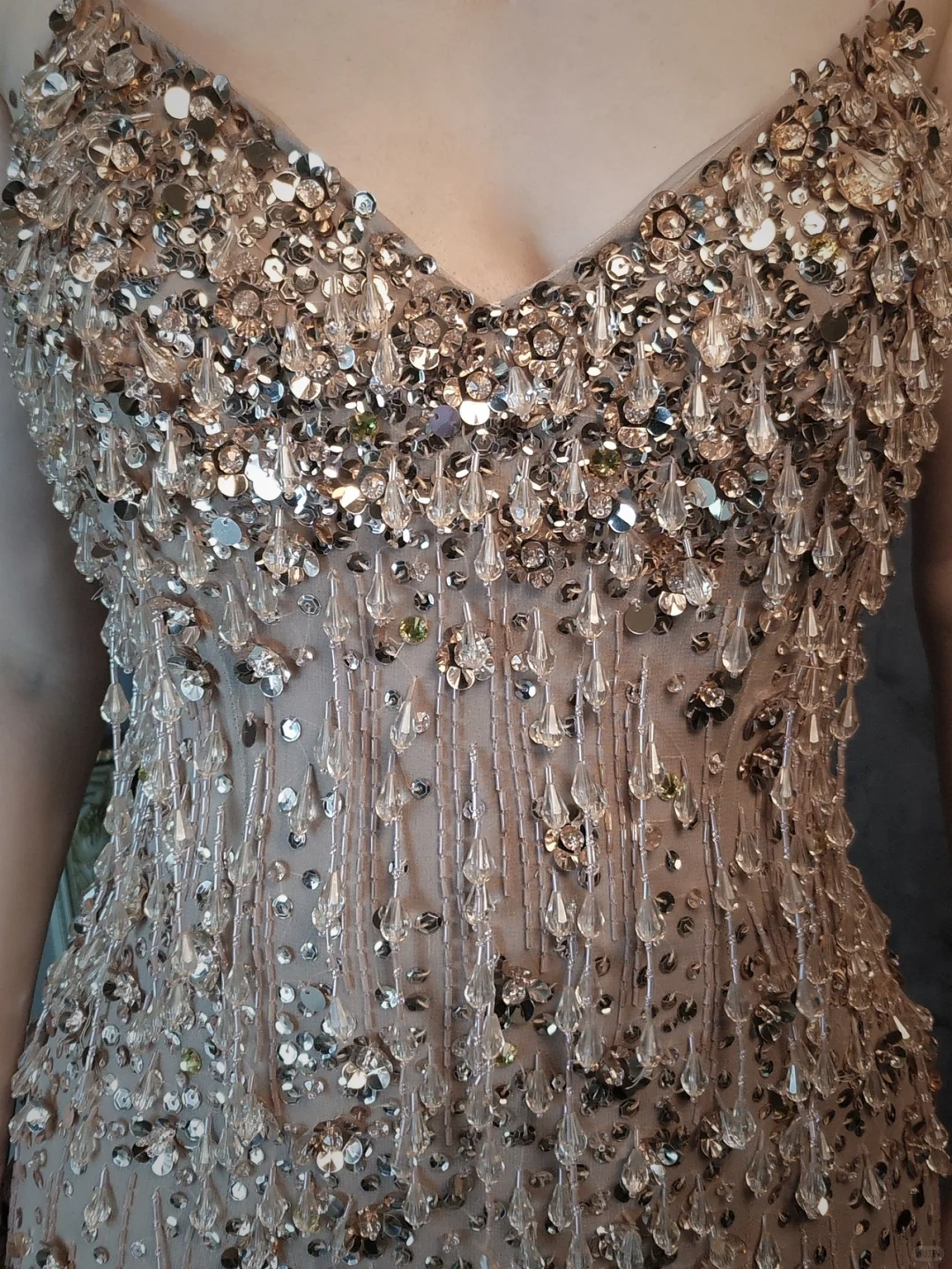 Vintage Champagne Spaghetti Strap V-neck Sparkling Beaded Design Elegant Chiffon Evening Dress Prom Dress DP6047