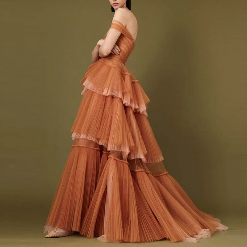 Robe de bal longue en tulle à épaules dénudées et à volants, coupe trapèze, DP607