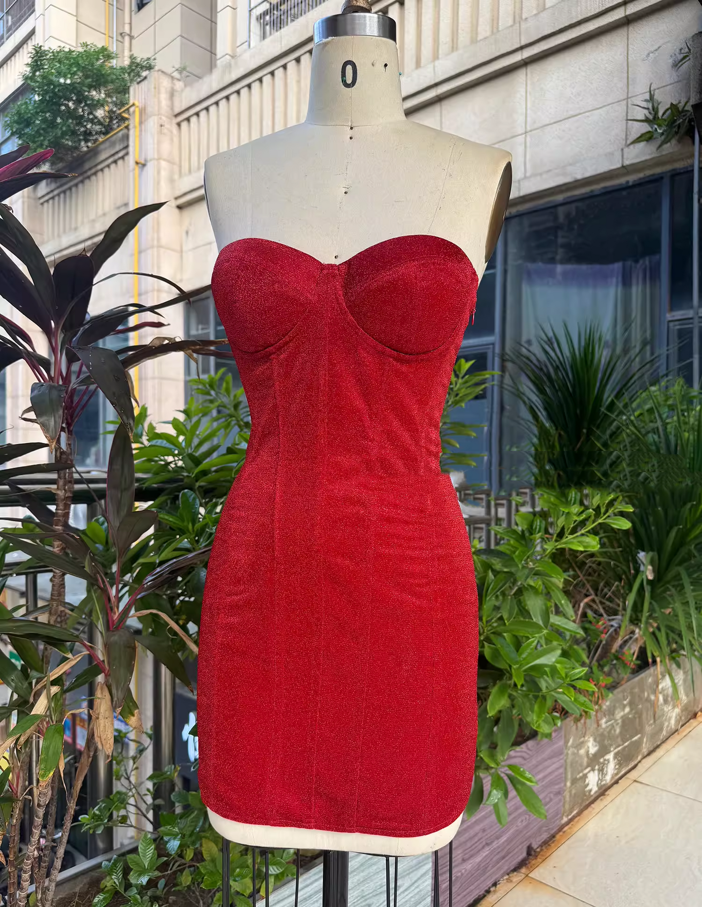 Robe de soirée fourreau en satin style rétro, bustier, décolleté en cœur, lacets, DP5957