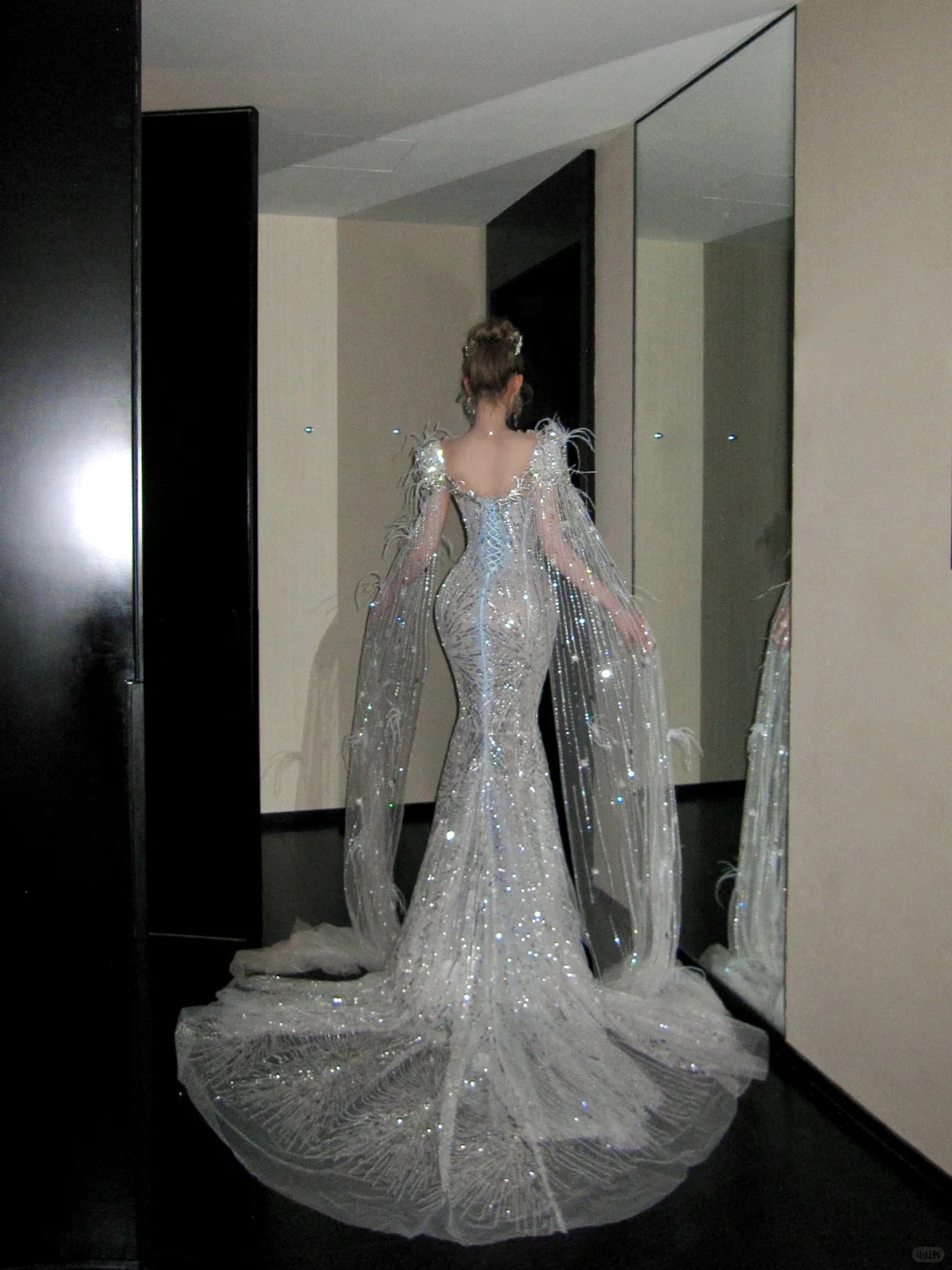 Elegantes glitzerndes silbernes Perlen-Pailletten-Design Meerjungfrau-Brautkleid Ballkleid Abendkleid DP6247