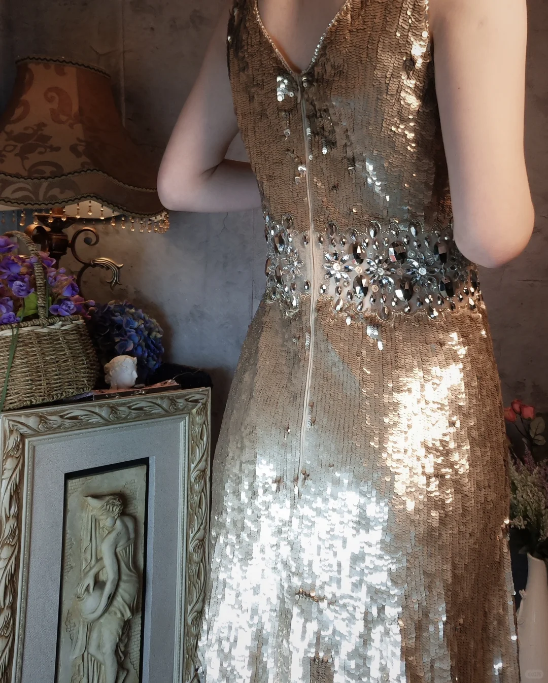 Retro Golden V-neck Sparkling Beaded Sequin Design A-line Short Homecoming Dress DP6058