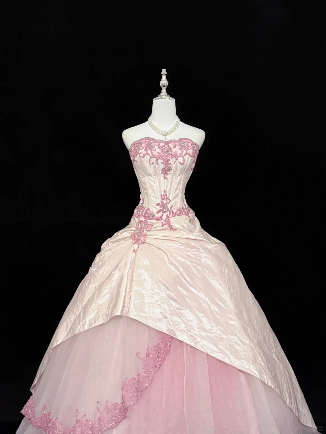 Elegant Pink Strapless Quinceanera Dress Lace Applique Tulle Sweet 16 Wedding Sweet 15 Quinceanera Ball Gown DP8250