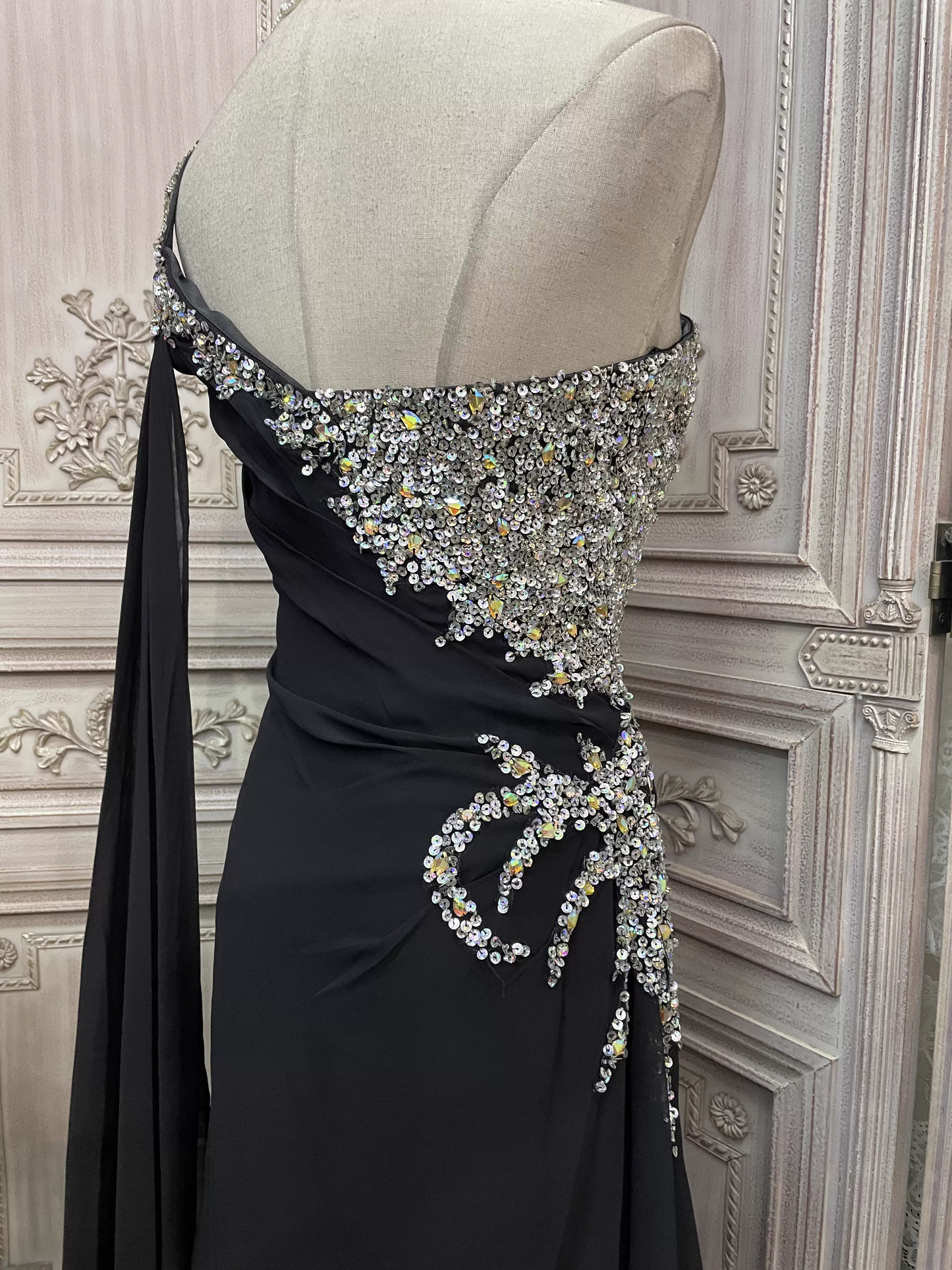 Vintage Black One-Shoulder Satin Beaded Evening Gown Train Formal Prom Dress DP7598