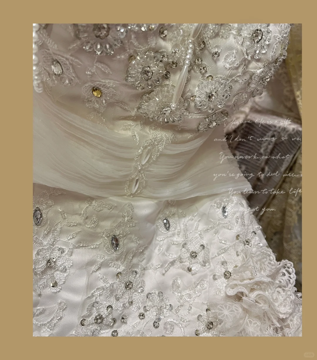 Vintage-Inspired Strapless Layered Ruffled Lace & Tulle Intricate Embroidery Wedding Dress DP7267