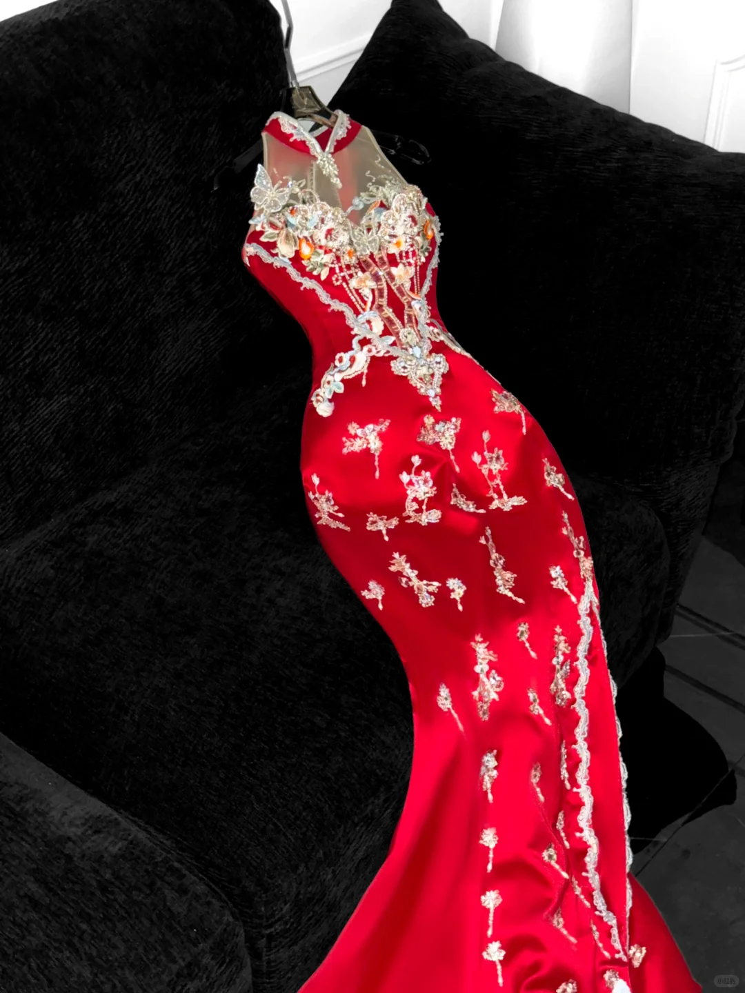 Wunderschönes funkelndes rotes Perlen-Pailletten-Stickmuster, elegantes Meerjungfrau-Abschlussballkleid, Abendkleid DP6233