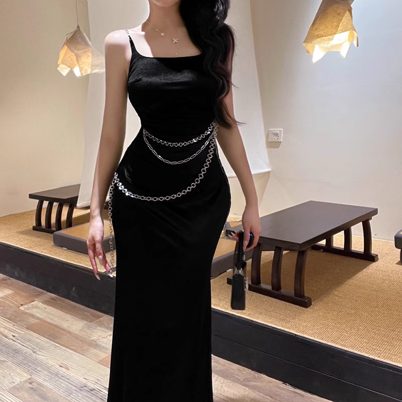 Wunderschönes schwarzes Spaghettiträger-Taillenketten-Meerjungfrauen-langes Ballkleid Abendkleid DP6402