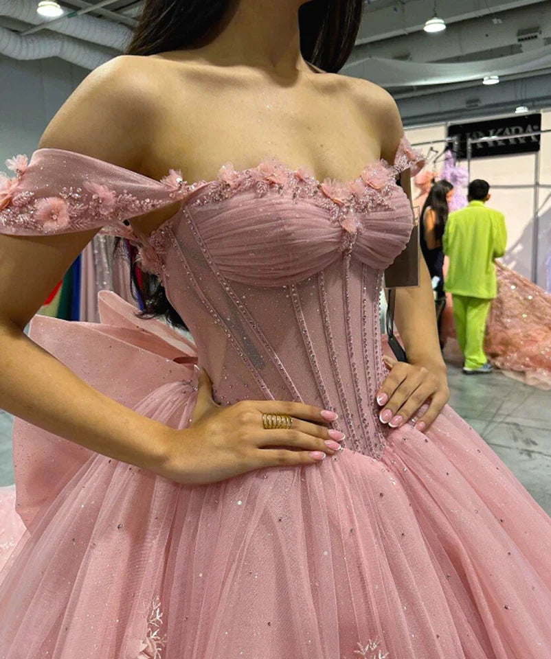 Wunderschönes rosa Sweetheart-Applikation-Schulterfreies A-Linien-Ballkleid für Sweet 16 Quinceanera Geburtstagskleid Abendkleid Ballkleid DP6529