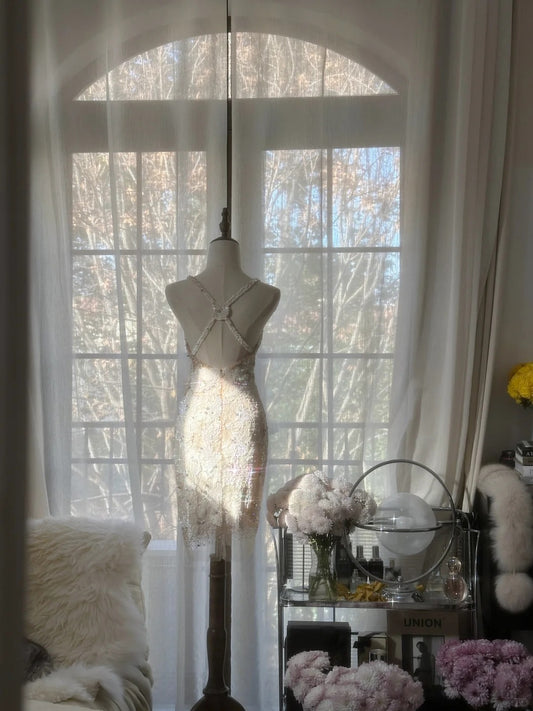 Robe de soirée vintage beige à paillettes et perles, bretelles spaghetti, coupe trapèze, col en V, DP5791