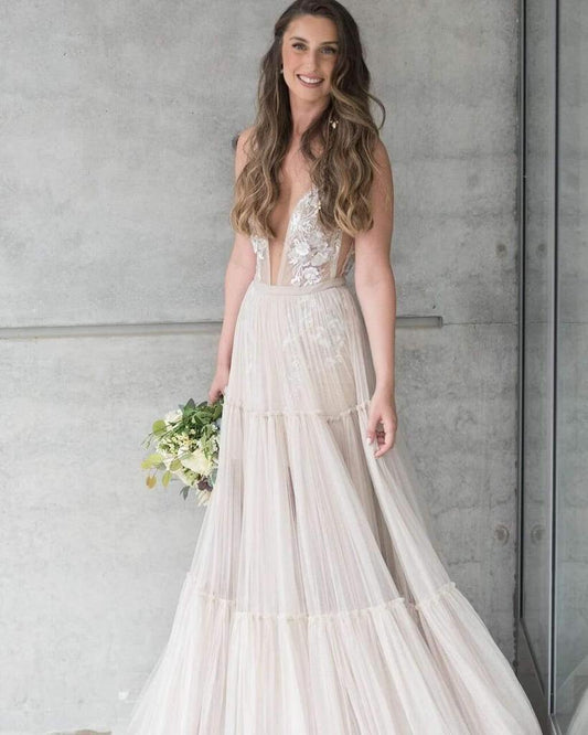 Charmante robe de mariée bohème trapèze en tulle brodé avec appliques et col en V, DS2677