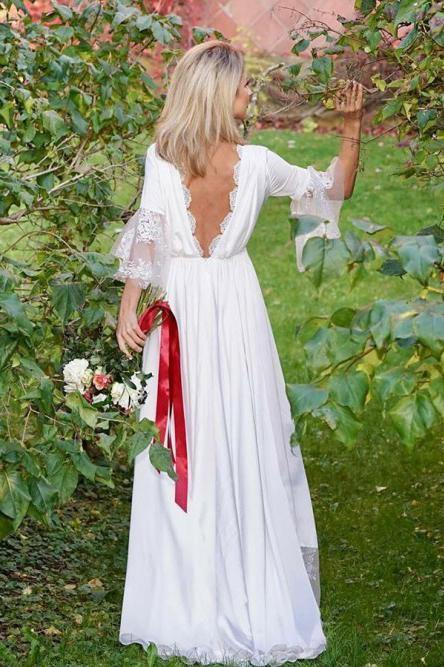 Robe de mariée bohème en satin avec dentelle, coupe trapèze, col en V, dos en V, manches 3/4, DS2676