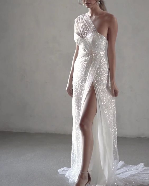 Robe de bal longue et brillante à une épaule et décolleté en cœur, DS4949
