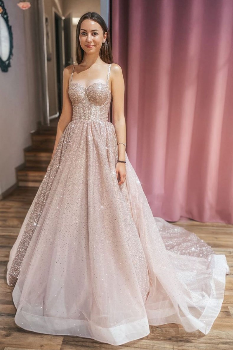 Robe de bal longue en tulle à paillettes et décolleté en cœur champagne, DS2131