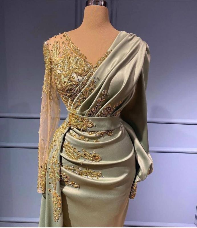 Gorgeous Long Sleeve V-Neck Mermaid Evening Gowns With Lace Appliques,DS2762