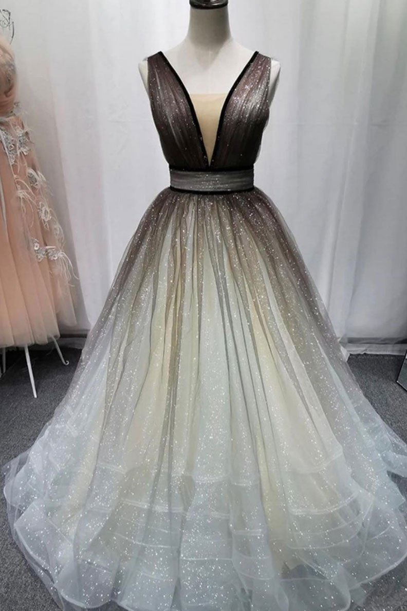 Einfaches langes Ballkleid aus Tüll mit Pailletten in Kaffee, DS2082